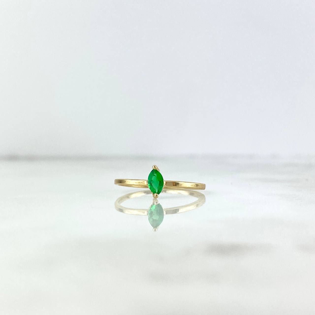 Anillo Solitario 1.05gr / T6 / Circones Verdes Oro Amarillo *