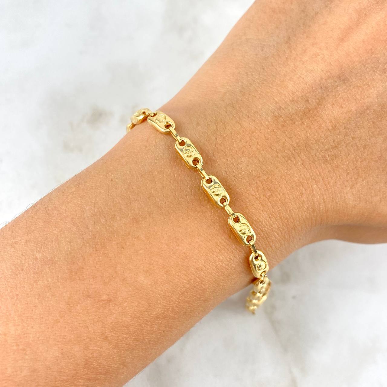 Pulso Rustio Tornillo 5.8gr / 19cm / 5mm Liso Oro Amarillo 18K