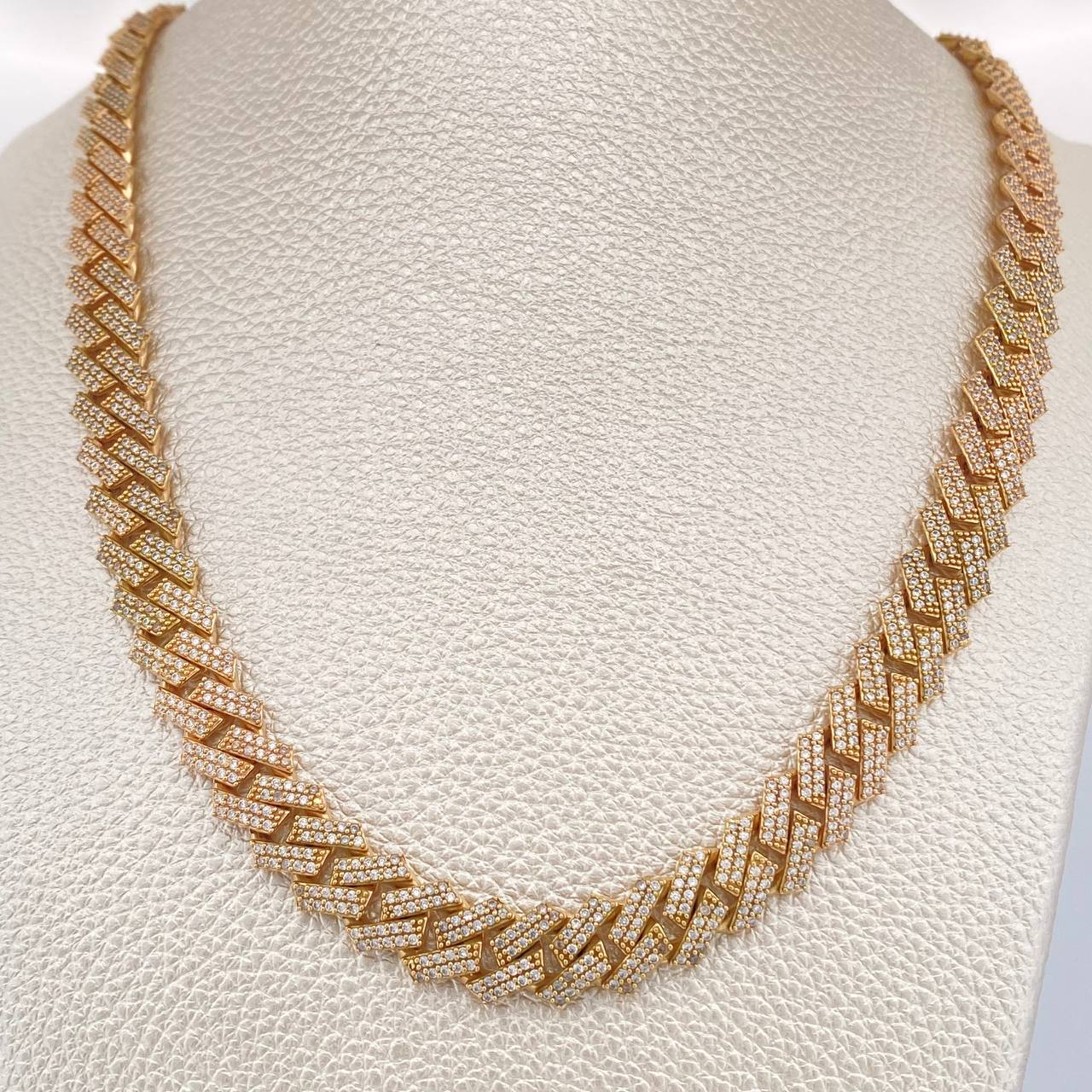 Cadena Cubana 74.2gr / 61.3cm / 8mm Oro Amarillo 18K +