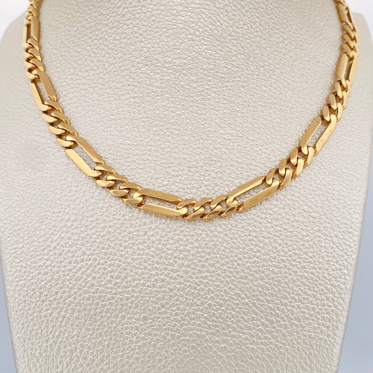 Cadena Figaro 31.25gr / 61.8cm / 7mm Oro Amarillo 18K +