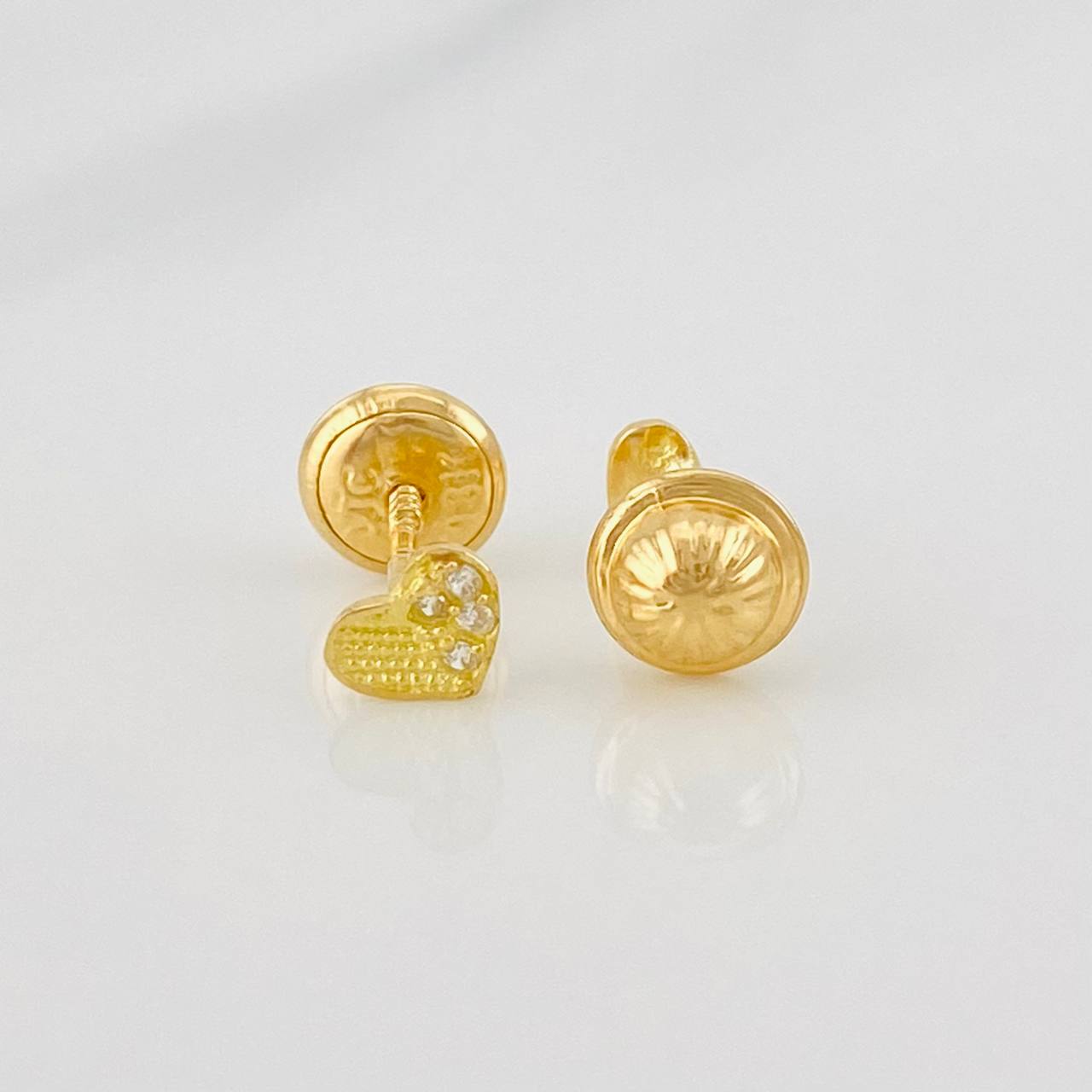 Topos Corazón Medio Destello 0.65g / 4mm Oro Amarillo 18K
