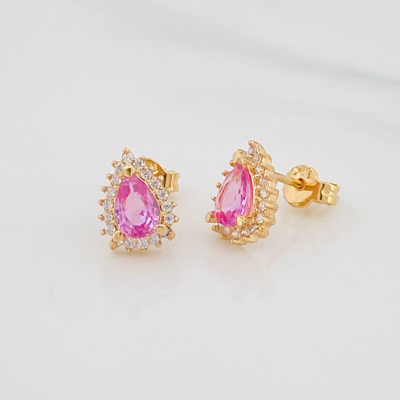 Topos Lagrima 2.1g / 7.4mm Oro Amarillo 18K