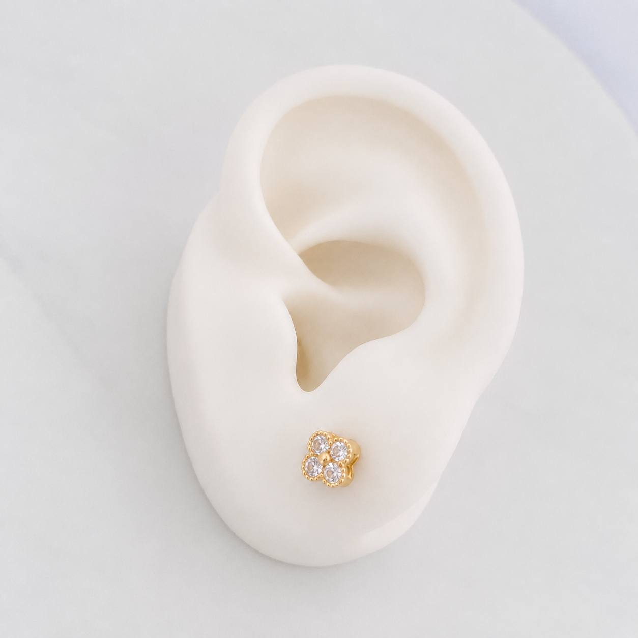 Topos Flor 1.3g / 4.85mm Oro Amarillo 18K