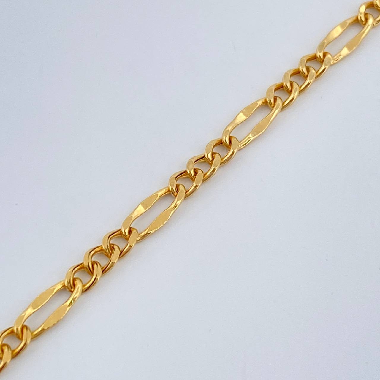 Pulso Figaro 1.3gr / 19cm / 2.85mm Oro Amarillo +1 18K %