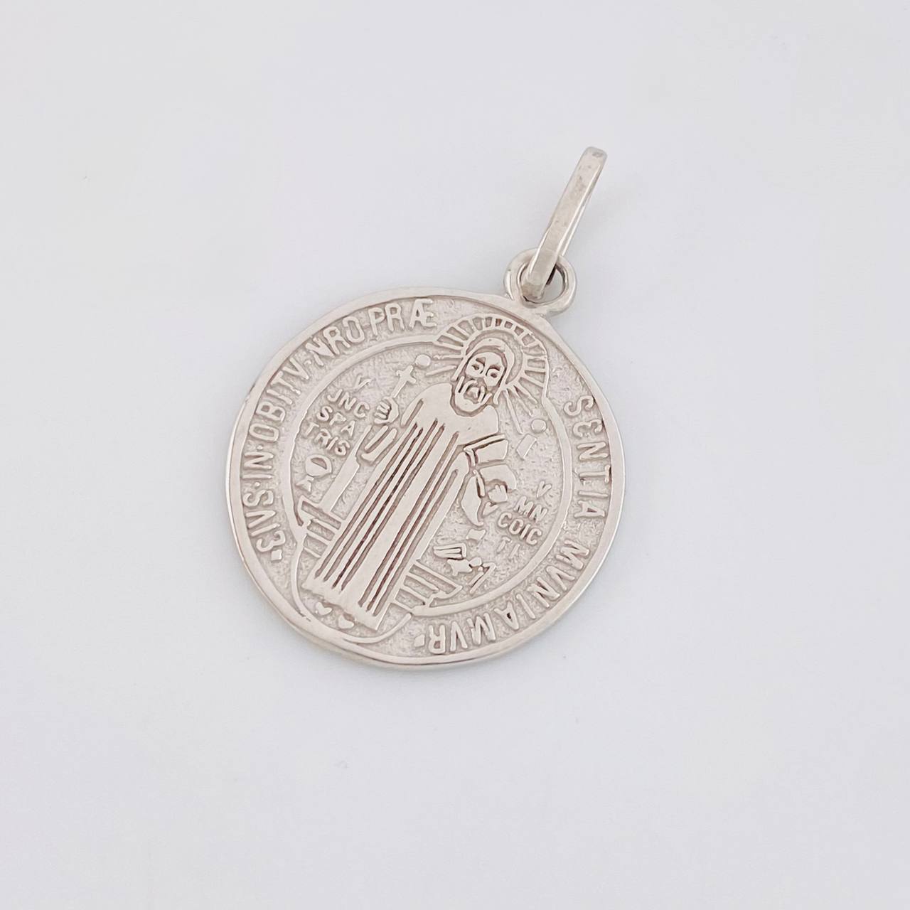 Dije San Benito 2.45g / 2.8cm Oro Blanco 18K