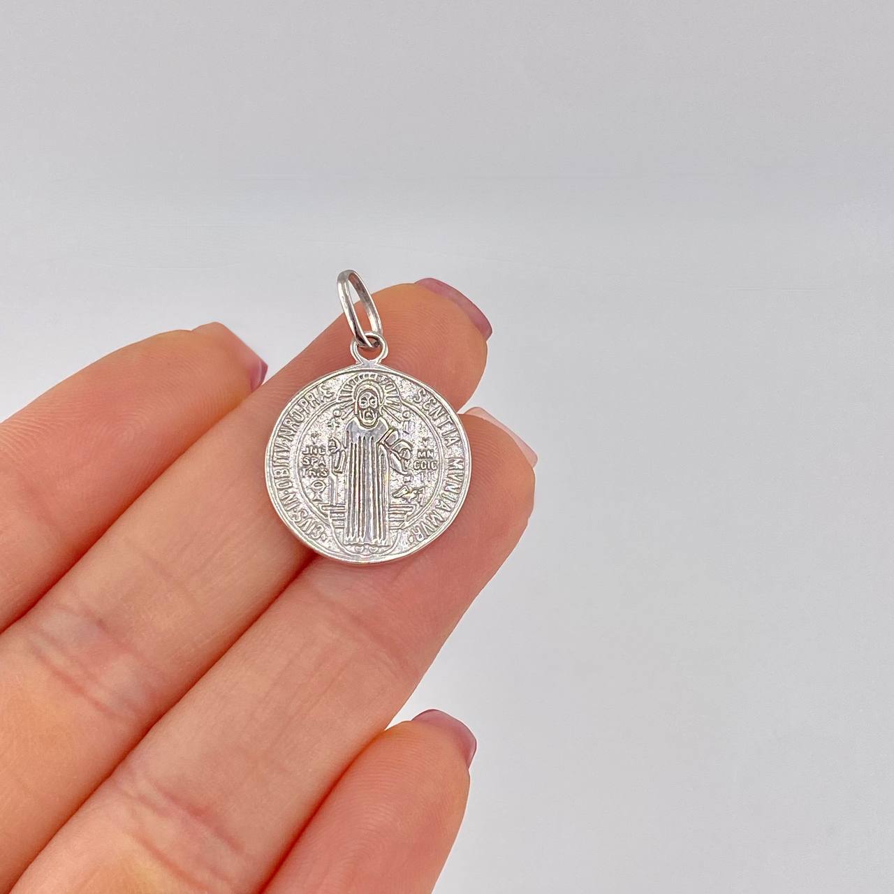 Dije San Benito 2.45g / 2.8cm Oro Blanco 18K