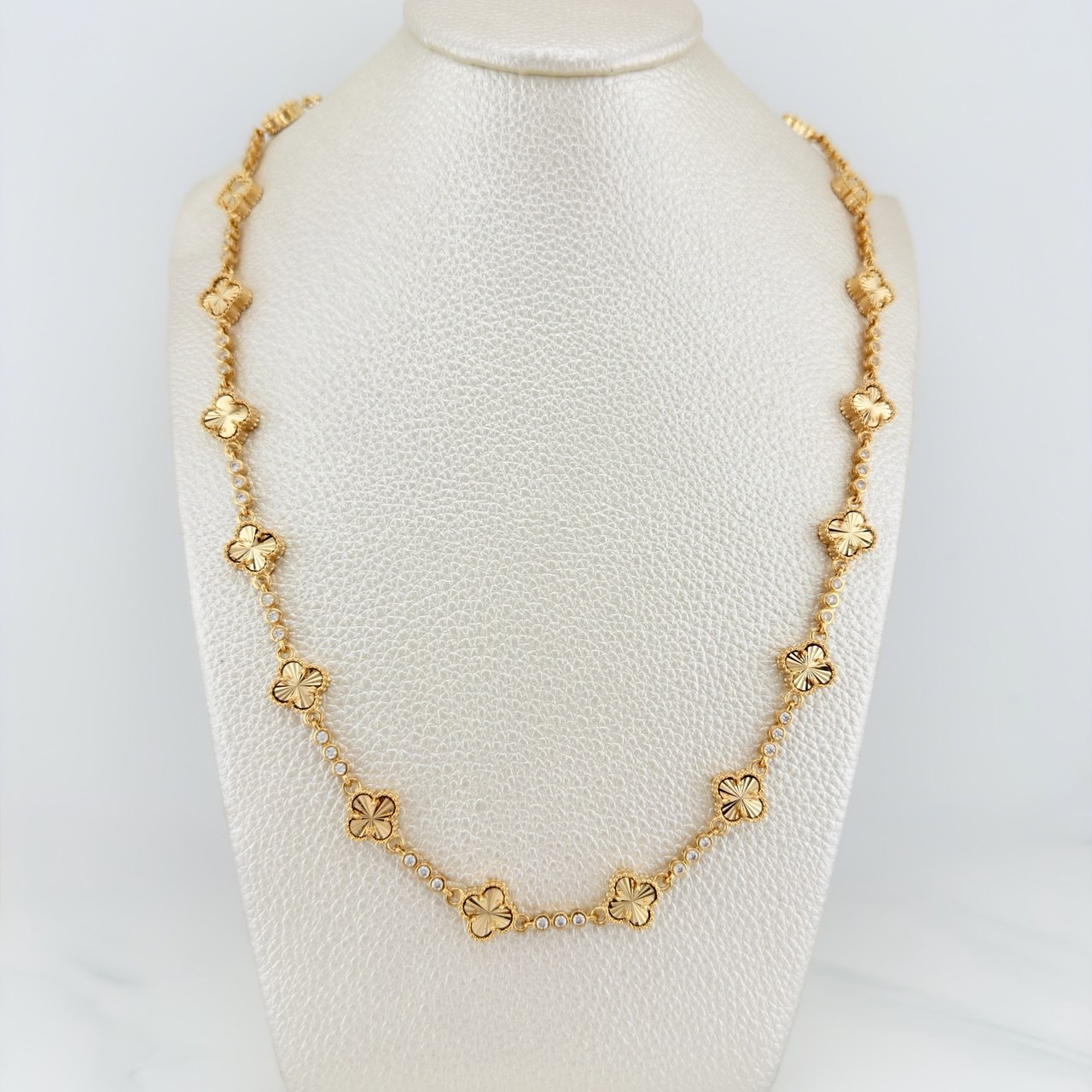 Cadena Trebol Diamantado Circulos 25.6 g / 46.5 cm / 2.51 mm Oro Amarillo 18K