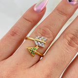 Anillo Flecha 3gr / T7 / Circones Blancos-Verdes Oro Amarillo
