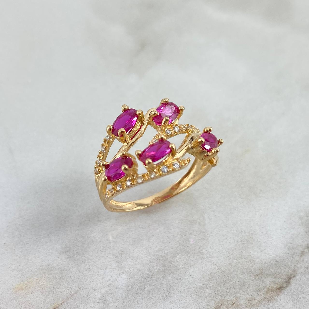 Anillo Ramificado 3.2gr / T6 3/4 / Circones Blancos-Fucsia Oro Amarillo
