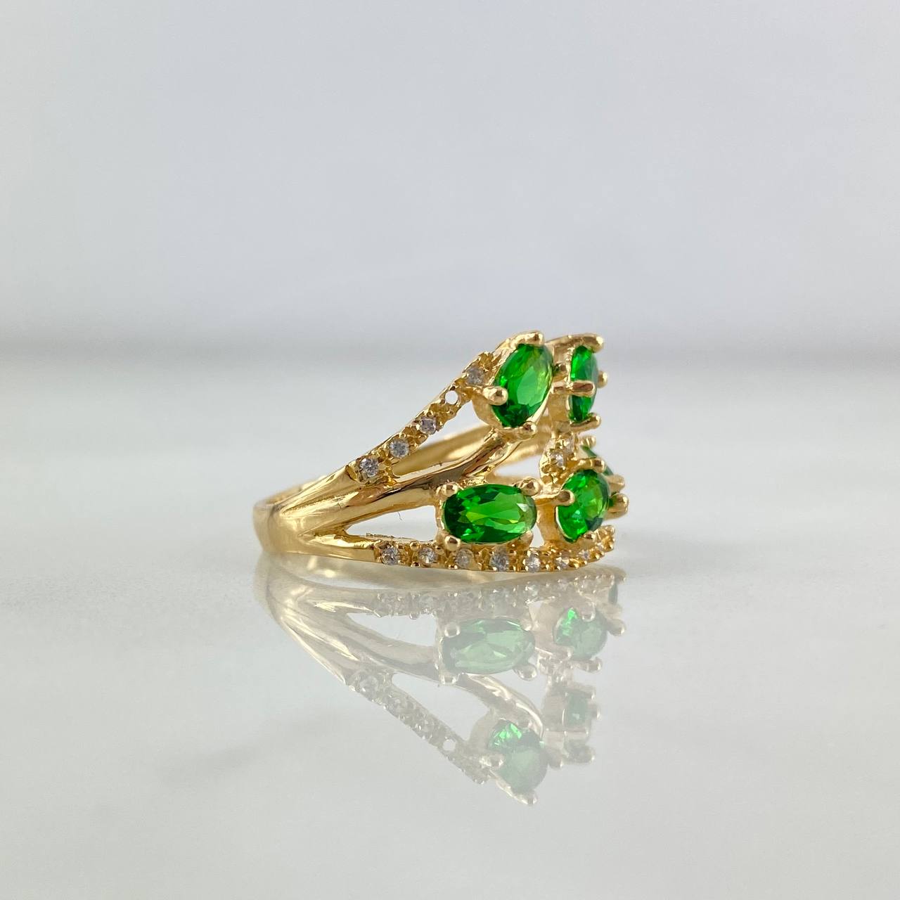 Anillo Ramificado 3.25gr / T6 / Circones Blancos-Verdes Oro Amarillo