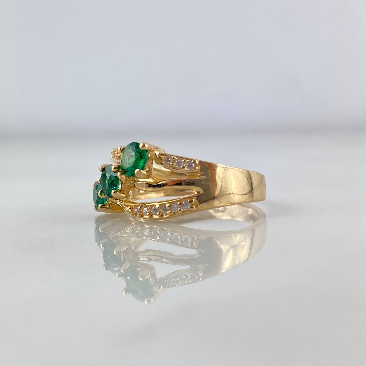Anillo Trio de Ramas 3.1gr / T6 / Circones Blancos-Verdes Oro Amarillo