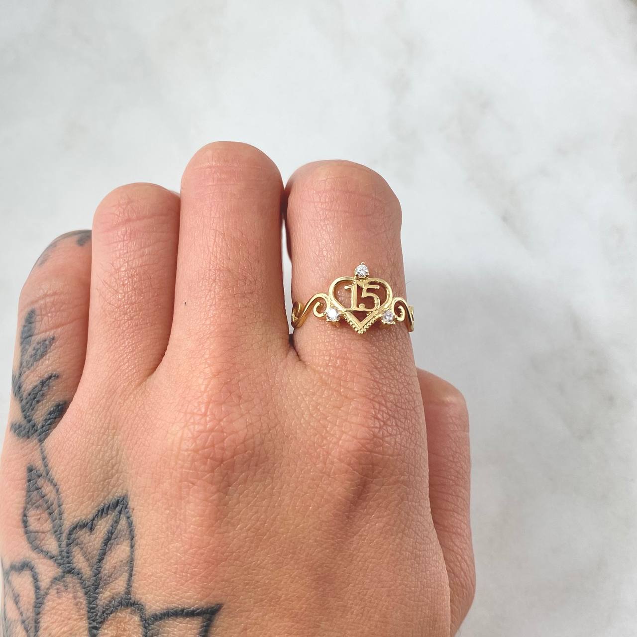 Anillo 15s Corona Encarretada 1.95gr / T6 1/2 / Oro 18K