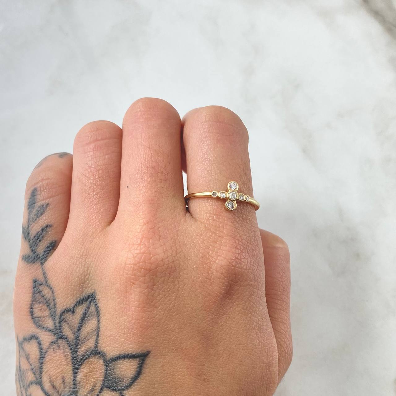 Anillo Crúz Burbujeante 1.95gr / T7 1/4 / Oro 18K
