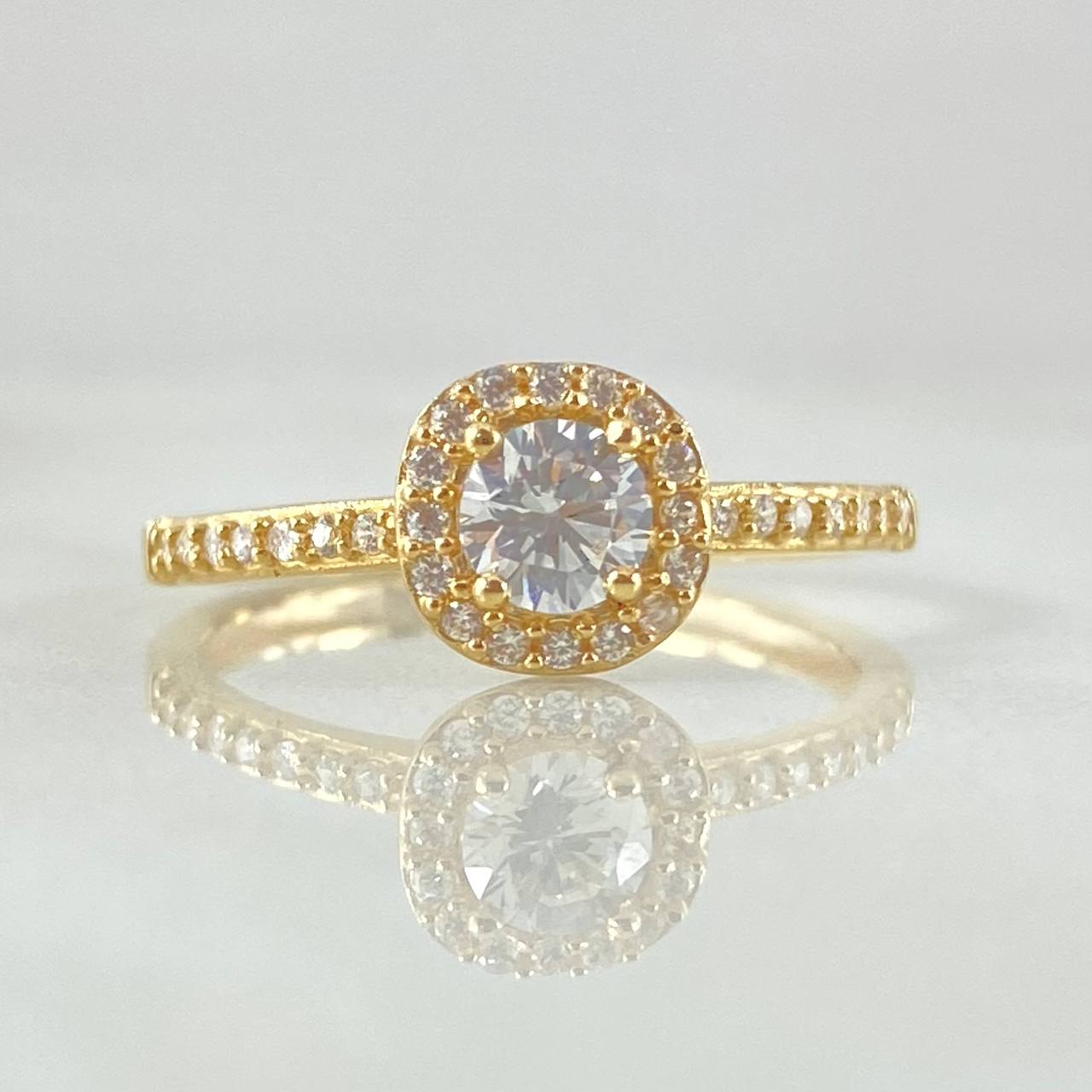 Anillo Solitario Halo Cuadrado 1.7gr / T5 1/4 / Oro 18K -