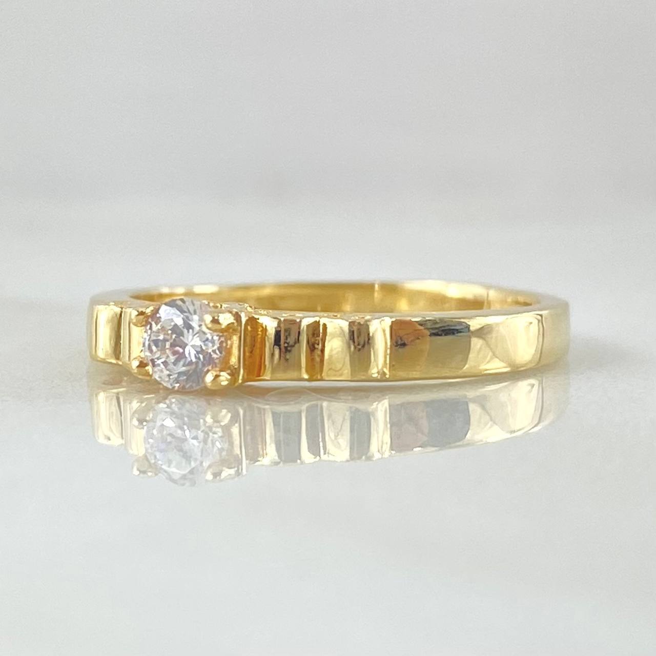 Anillo Solitario Corazones Roto 2.6gr / T6 1/4 / Oro 18K
