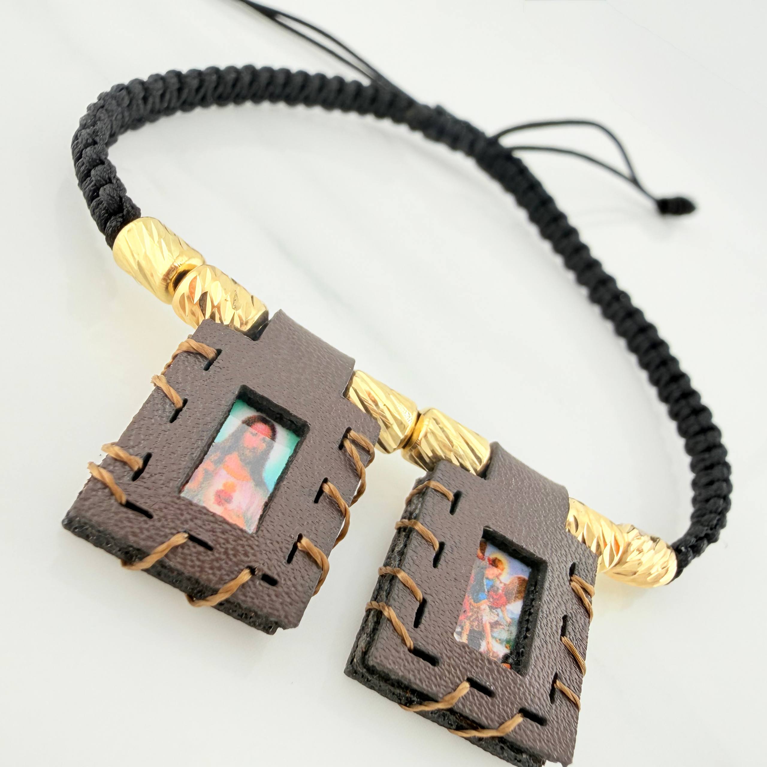 Pulsera Tejida Negra Escapulario Cilindros Diamantados 6Und Oro Amarillo 18K