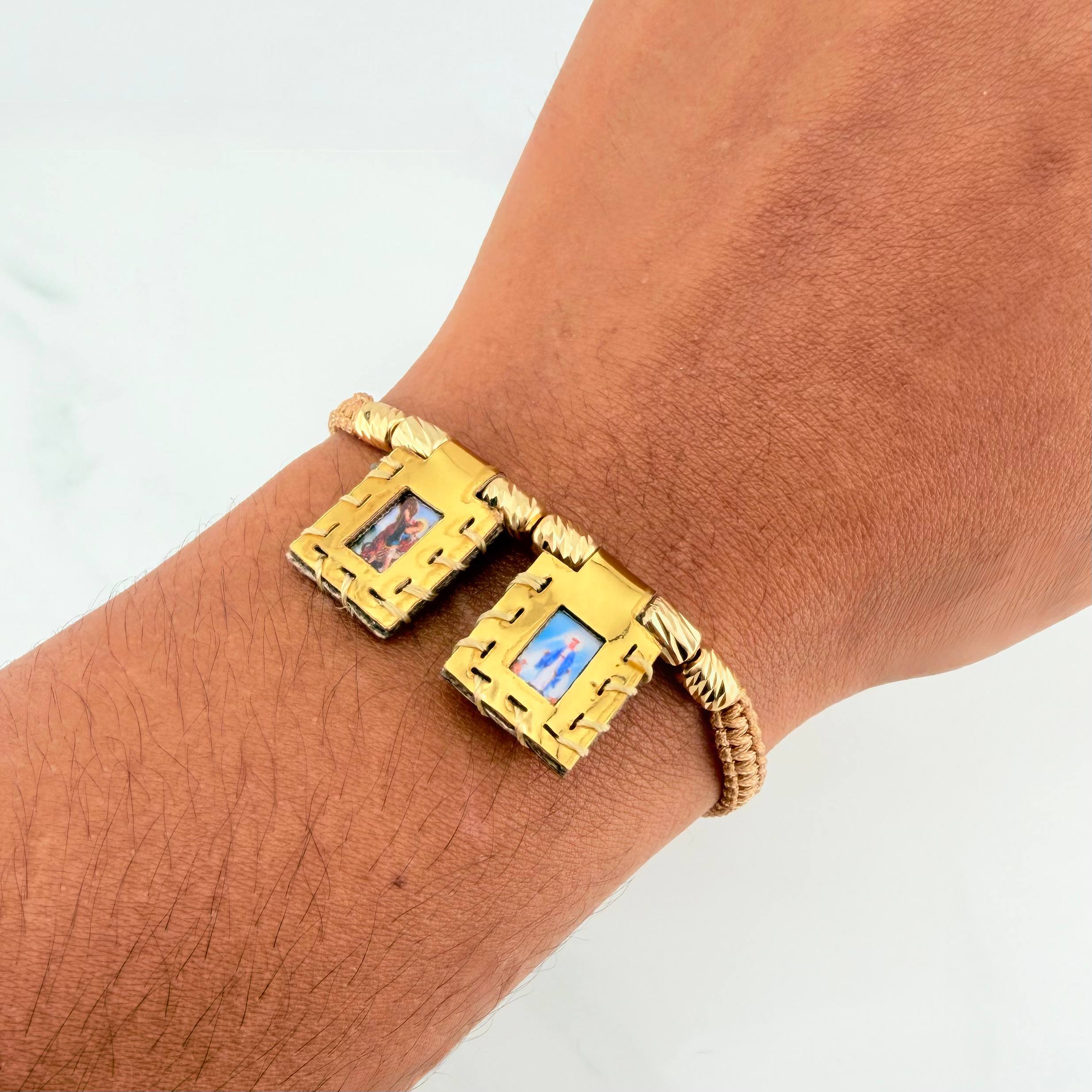 Pulsera Tejida Caqui Escapulario Cilindros Diamantados 6Und Oro Amarillo 18K