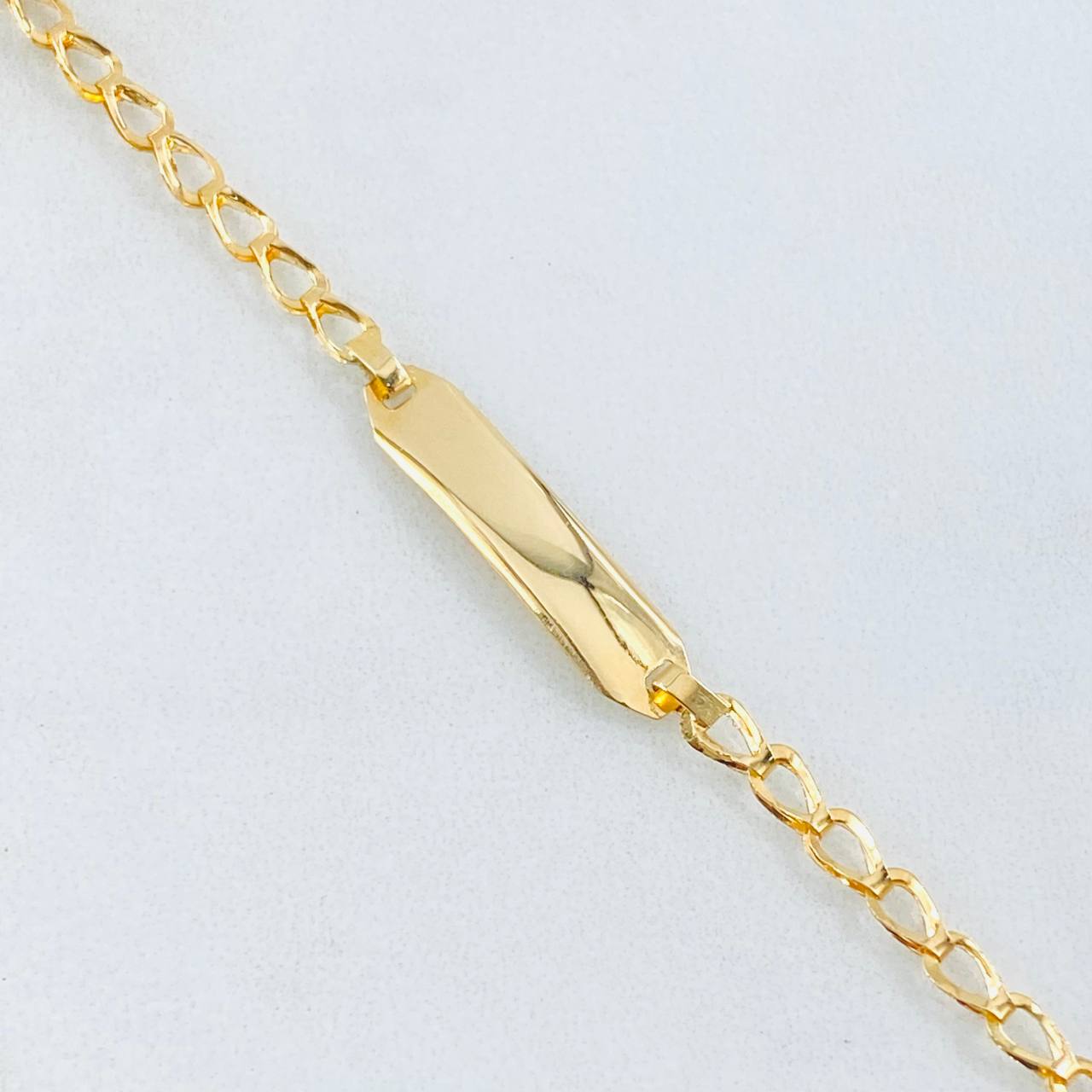 Pulso Bebé Espiga Placa Rectangular 1.15gr / 14cm / Oro Amarillo 18K