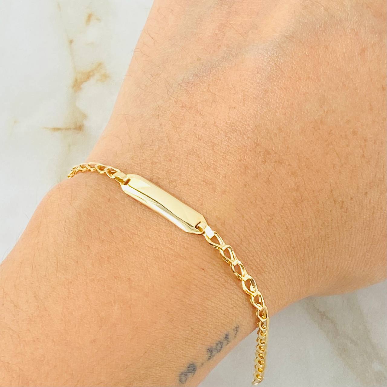 Pulso Bebé Espiga Placa Rectangular 1.15gr / 14cm / Oro Amarillo 18K
