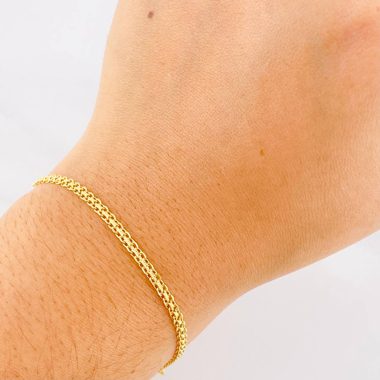 Pulso Chino 2.45g / 18.9cm / 2.5mm Oro Amarillo 18K