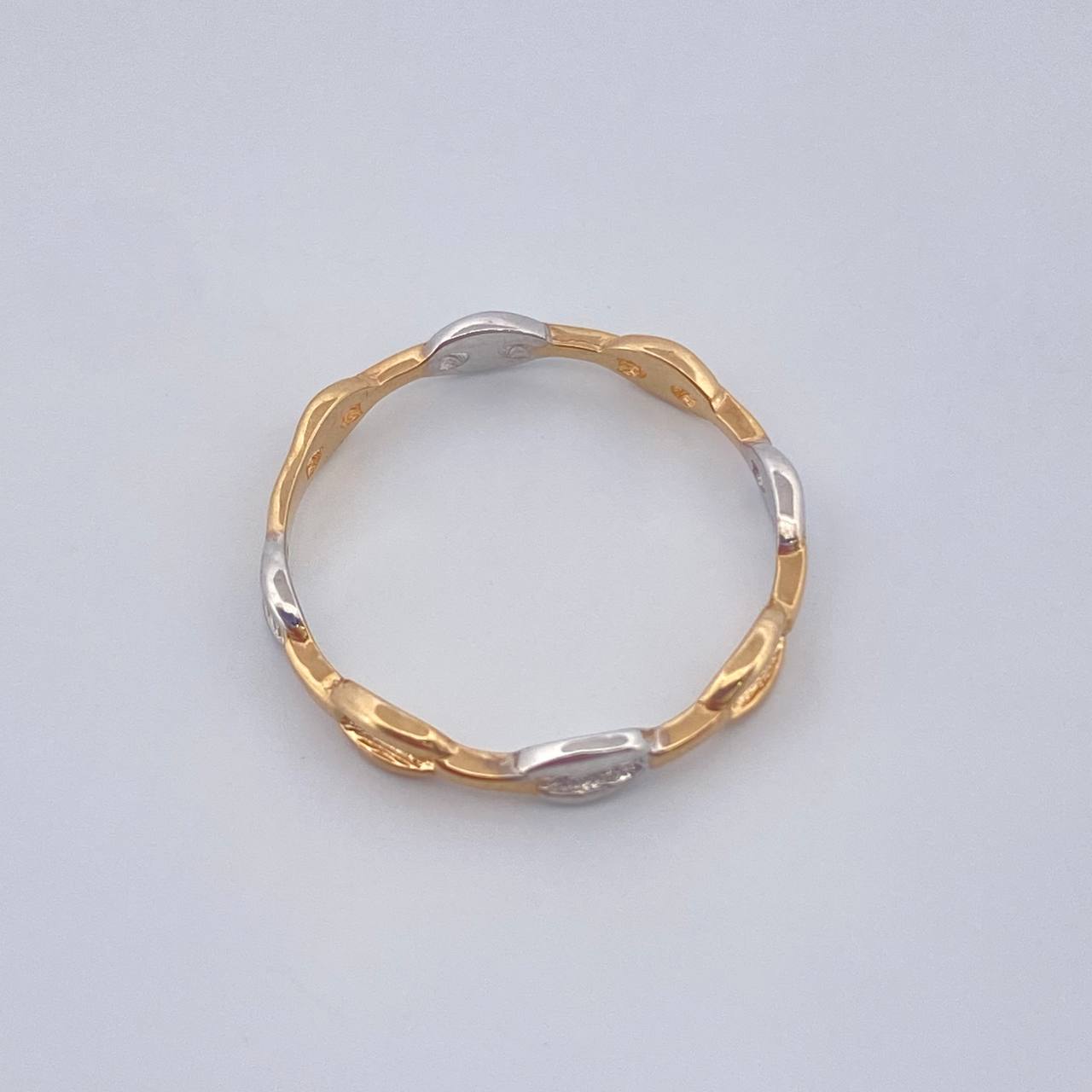 Anillo GC 0.95gr / T4 1/2 / Dos Oros Amarillo Blanco 18K %