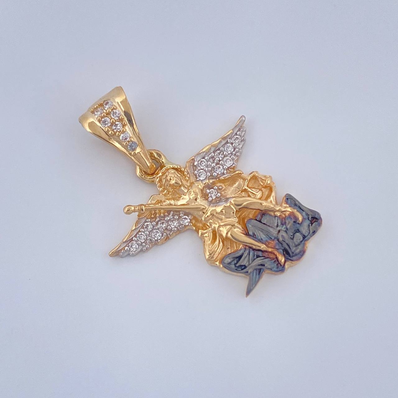 Dije San Miguel 3.15gr / 2.5cm / Tres Oros 18K %