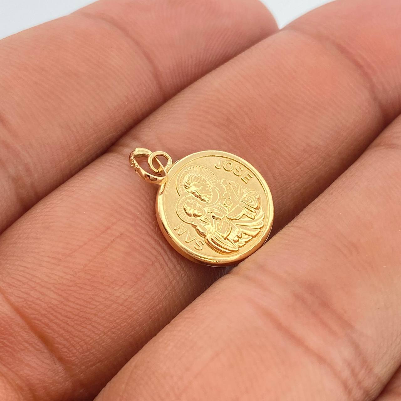 Dije San Jose 0.75gr / 2.1cm / Oro Amarillo 18K %