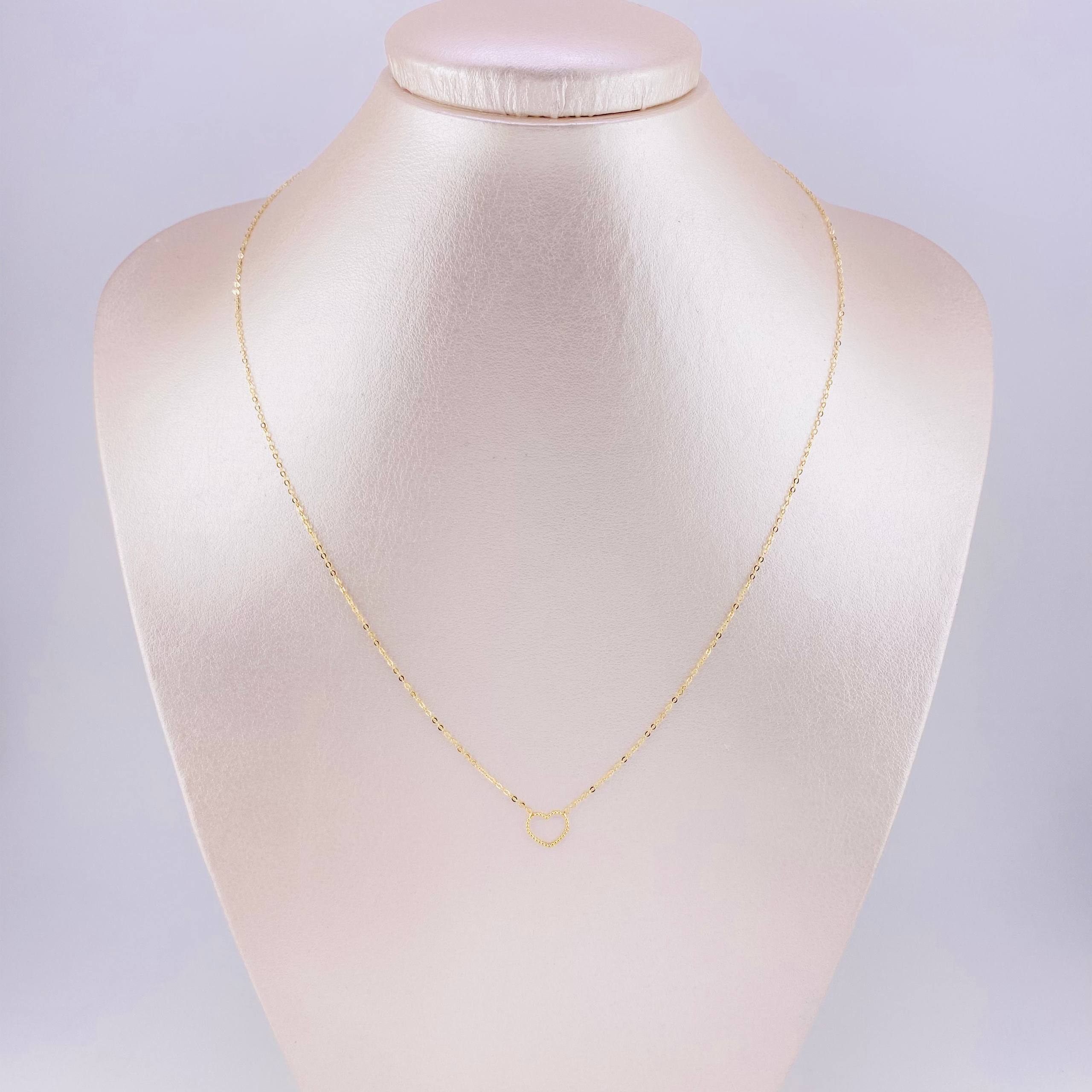 Cadena Aro Seguido Dije Silueta Corazón 1.25g / 45.4cm / 1mm Oro Amarillo 18K