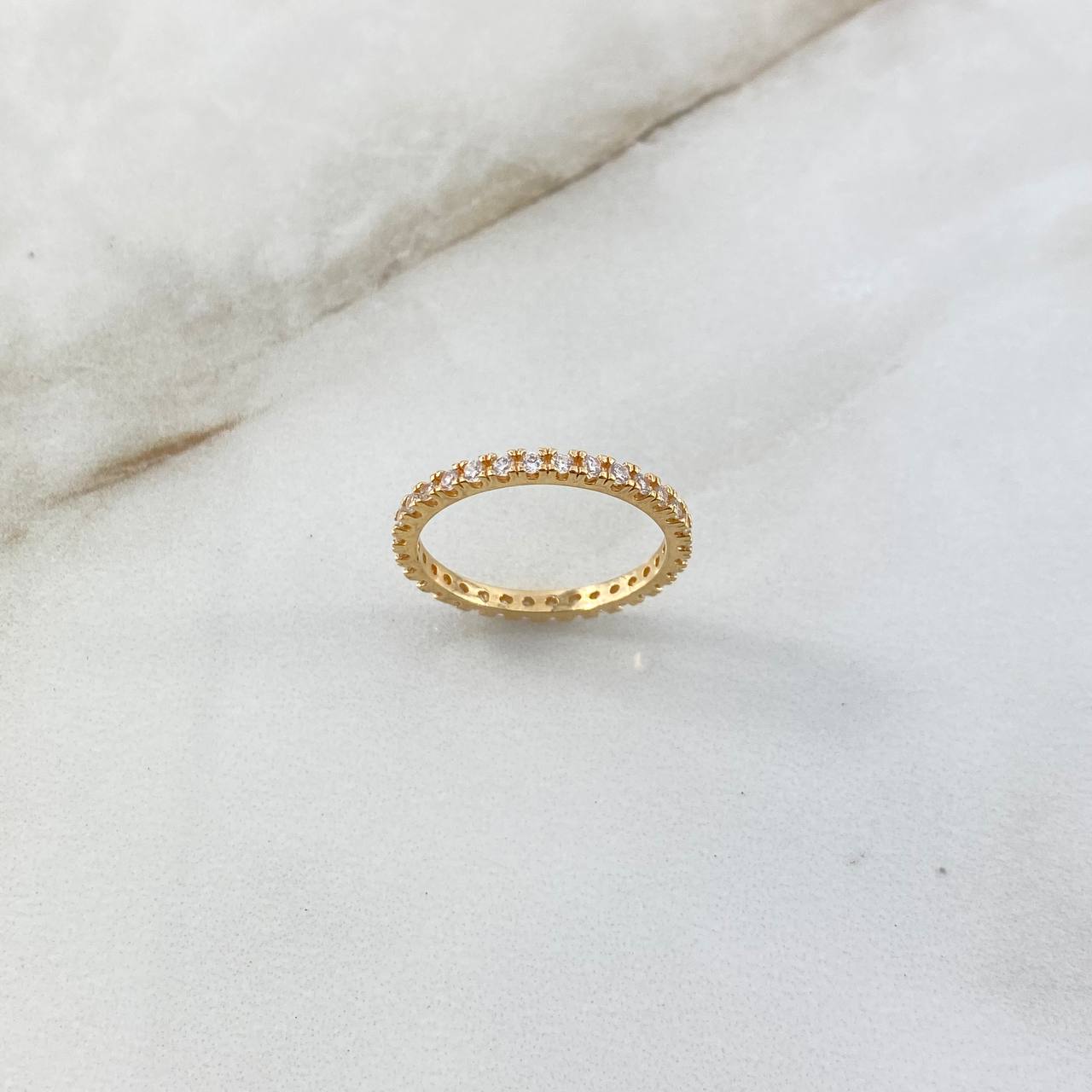 Anillo Churumbela 2.05gr / T7 1/2 / Circones Blancos Oro Amarillo