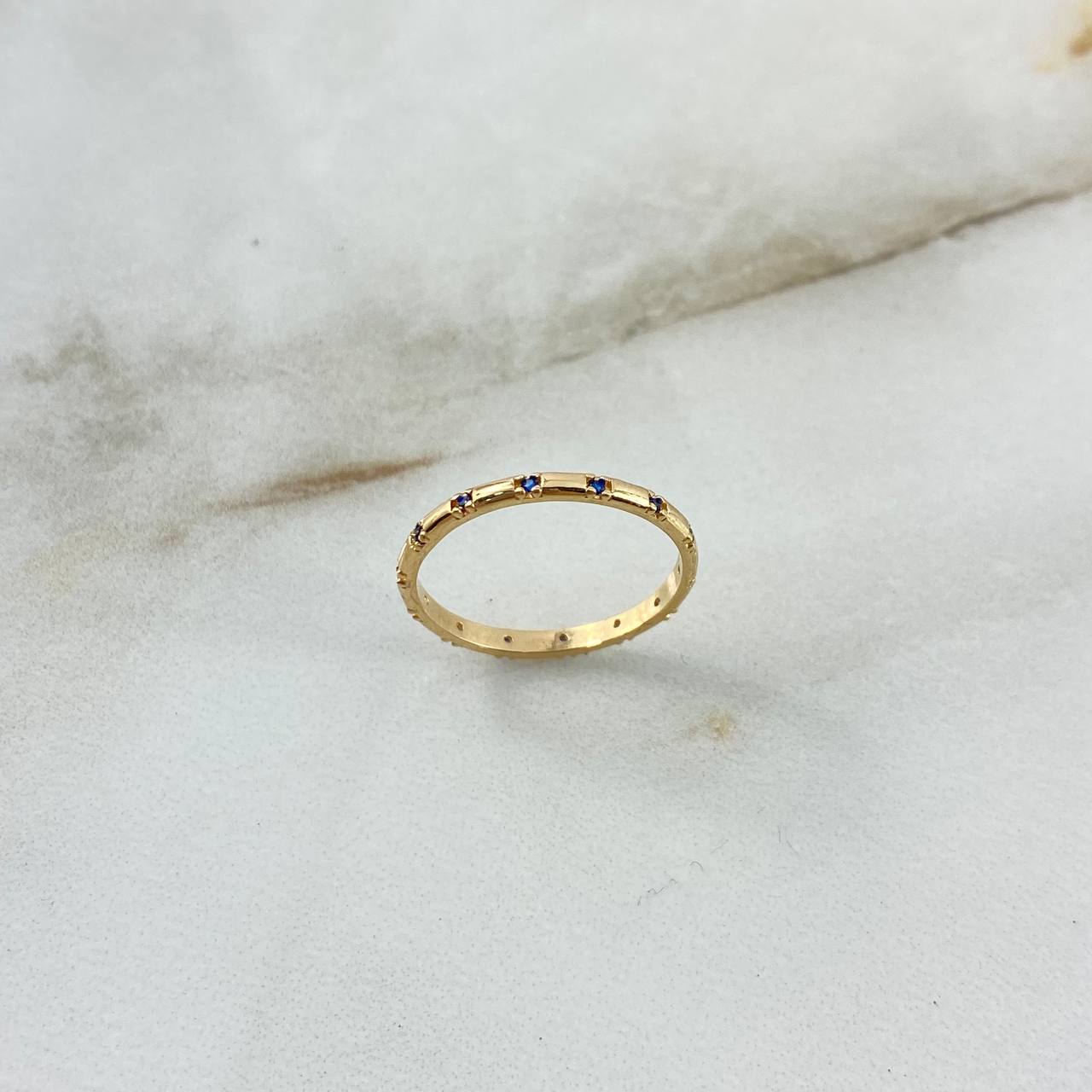 Anillo Morse 1.35gr / T7 1/2 / Circones Azules Oro Amarillo