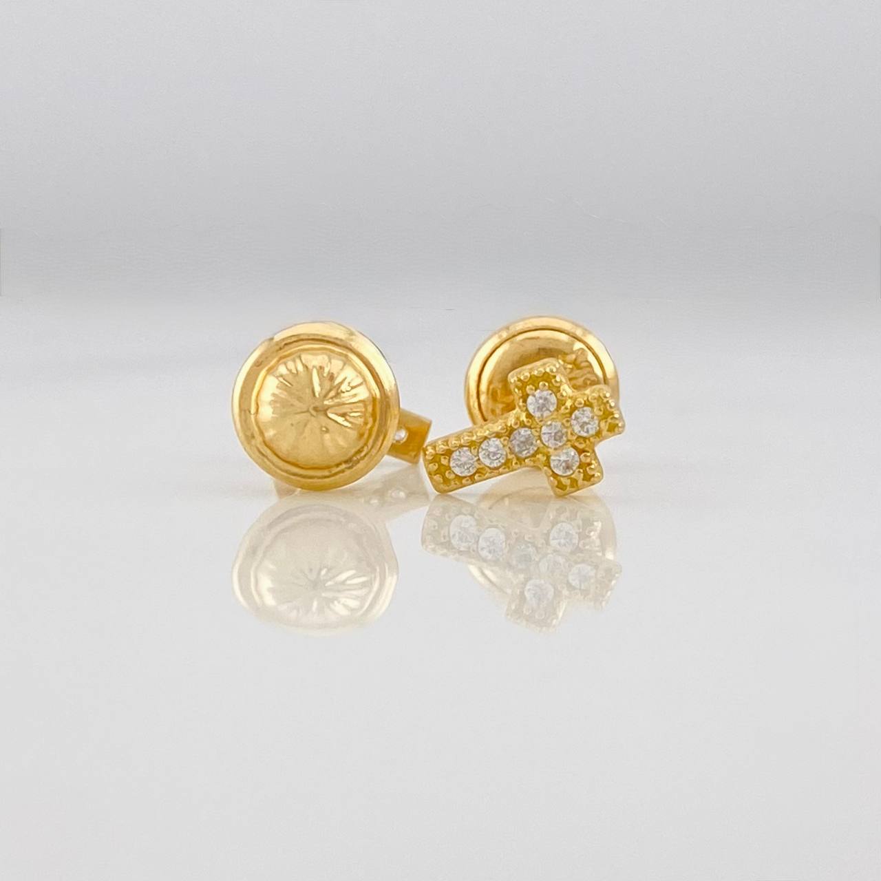 Topos Cruz 0.75g / 7mm Oro Amarillo 18K