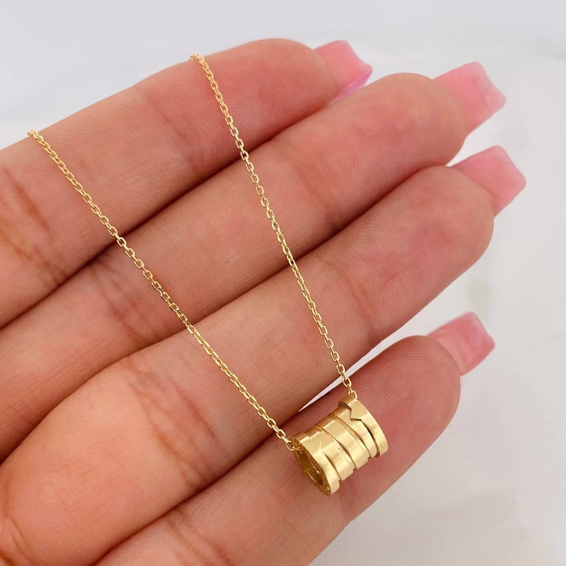 Set Cadena Aro Seguido + Dije Bv / 3.1g / 45cm Oro Amarillo 18K