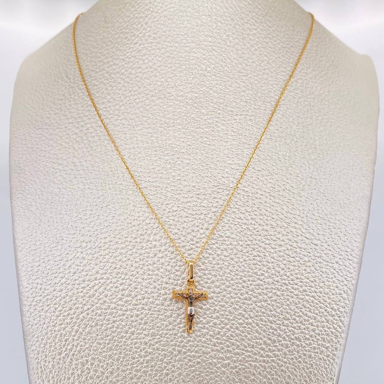 Set Cadena Aro Seguido + Dije Cruz Cristo / 2.3g / 45cm Tres Oros 18K