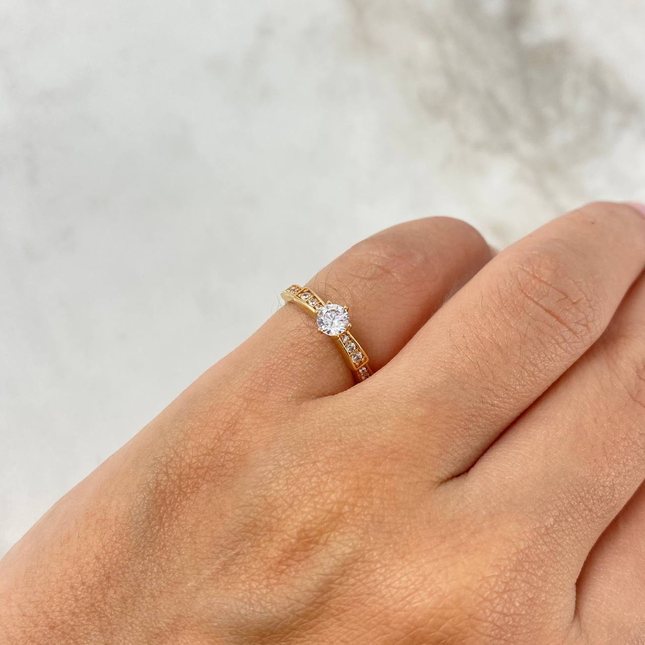 Anillo Solitario Cinta 1.85gr / T7 1/4 / Circon Blanco Blancos Oro Amarillo