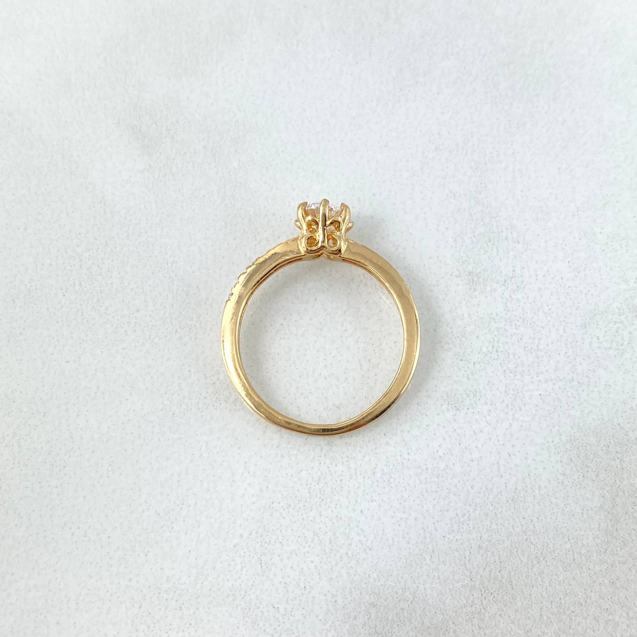 Anillo Solitario Churumbela Flor 1.8gr / T4 / Circones Blancos Oro Amarillo