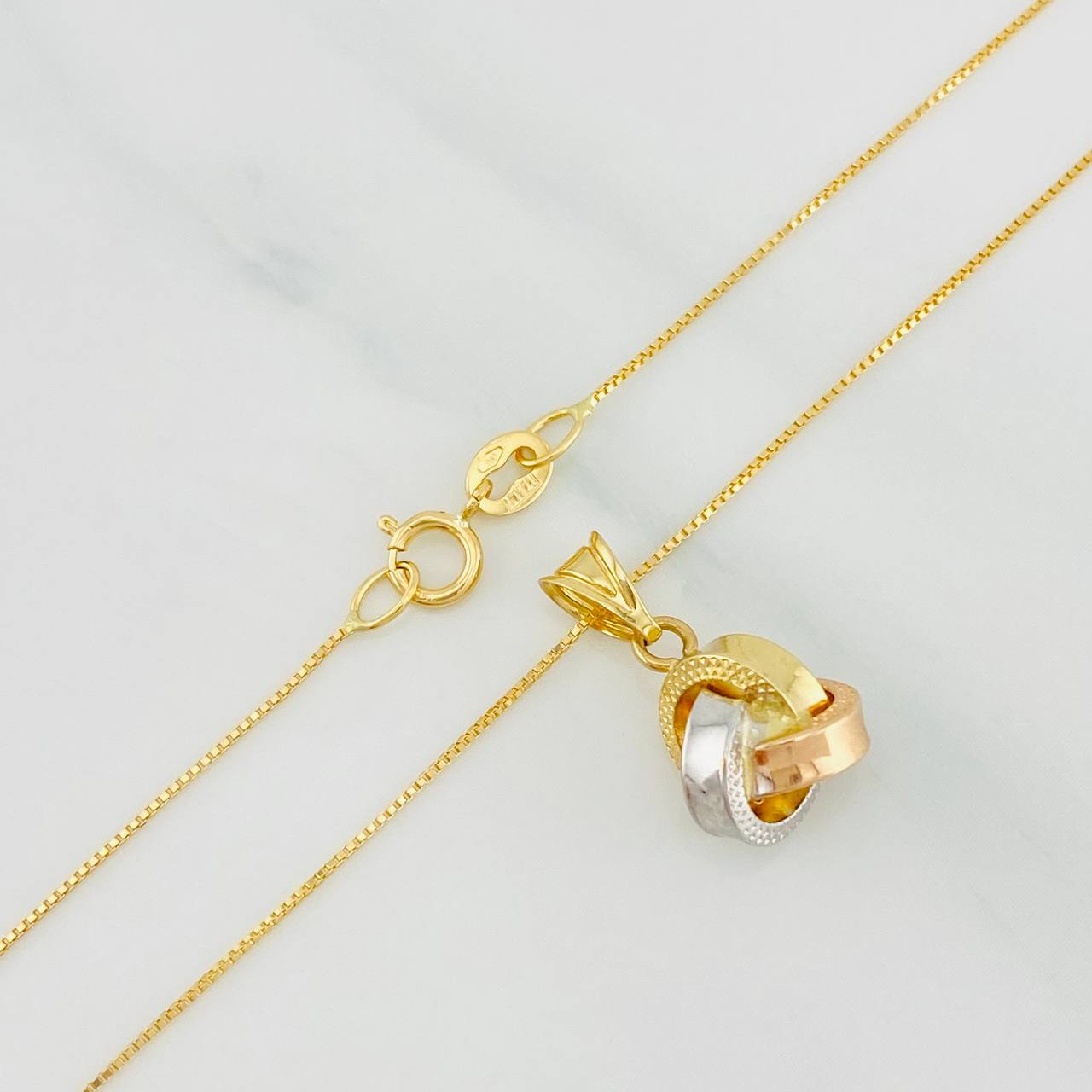 Set Cadena Veneciana + Dije Nudo / 1.65g / 50cm Tres Oros 18K