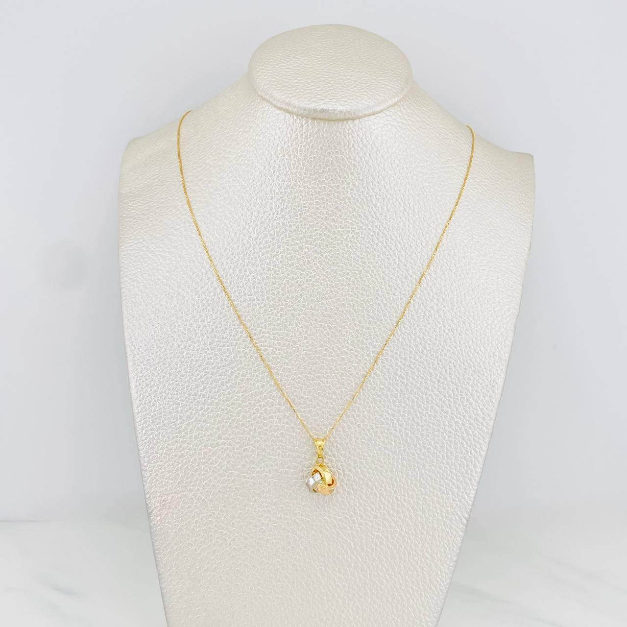 Set Cadena Veneciana + Dije Nudo / 1.8g / 50cm Tres Oros 18K