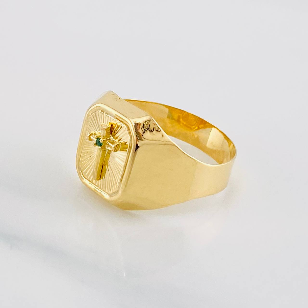 Anillo Cruz 3.75g / T12 Oro Amarillo 18K