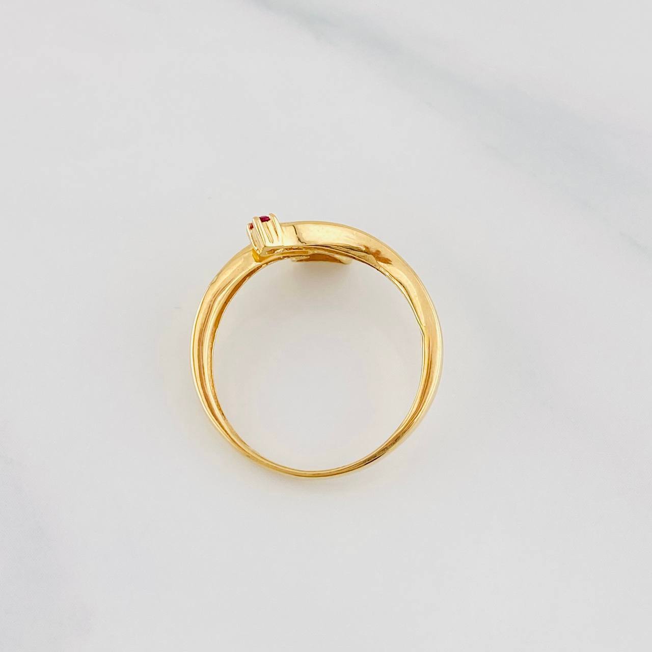 Anillo Curva Corazón 2.2g / T5 3/4 Dos Oros Amarillo Blanco 18K