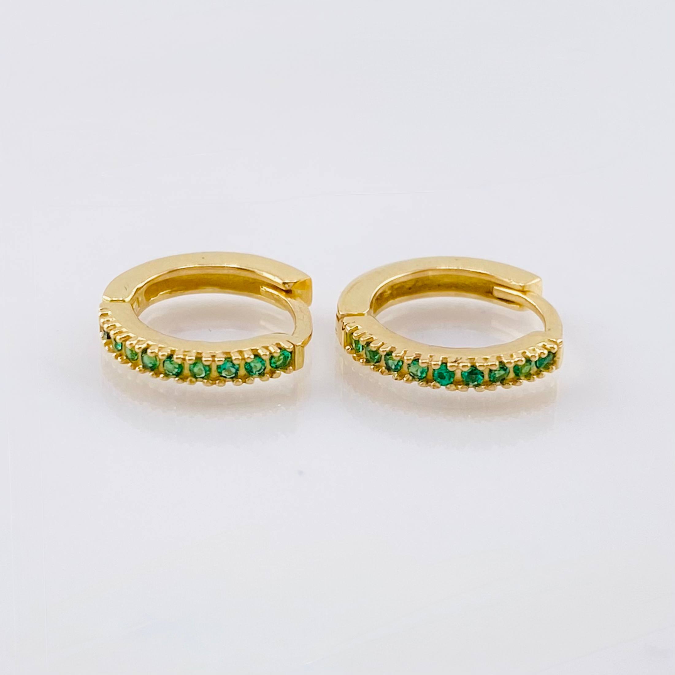 Candongas Carril Punteada 1.9gr / 1.5cm / Oro Amarillo 18K