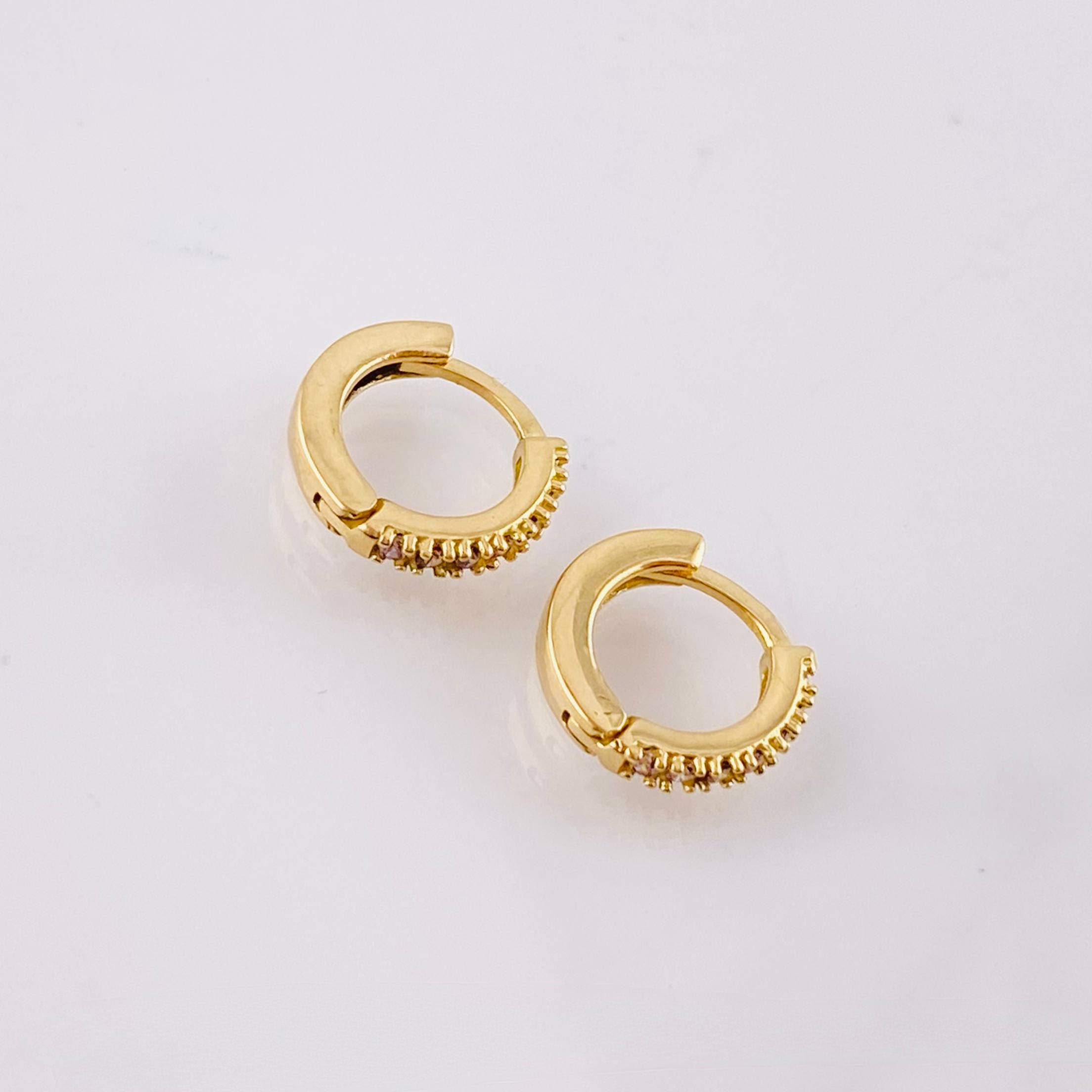 Candongas Carril Punteado 1.2gr / 9mm Oro Amarillo 18K