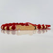 Pulsera Tejida Rojo Herraje Placa Familia Oro Amarillo 18K