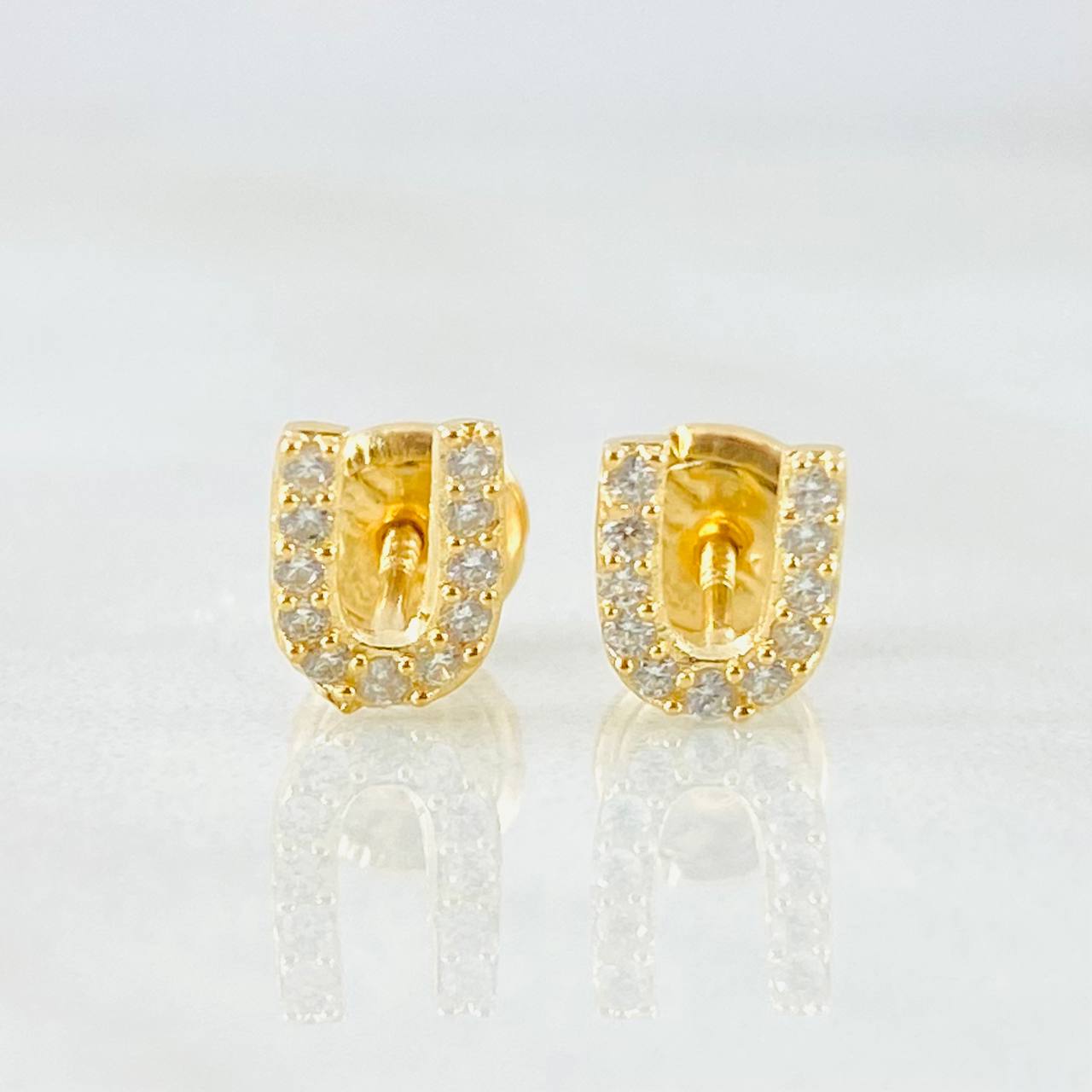 Topos Letra U 0.8gr / Oro Amarillo 18K ©