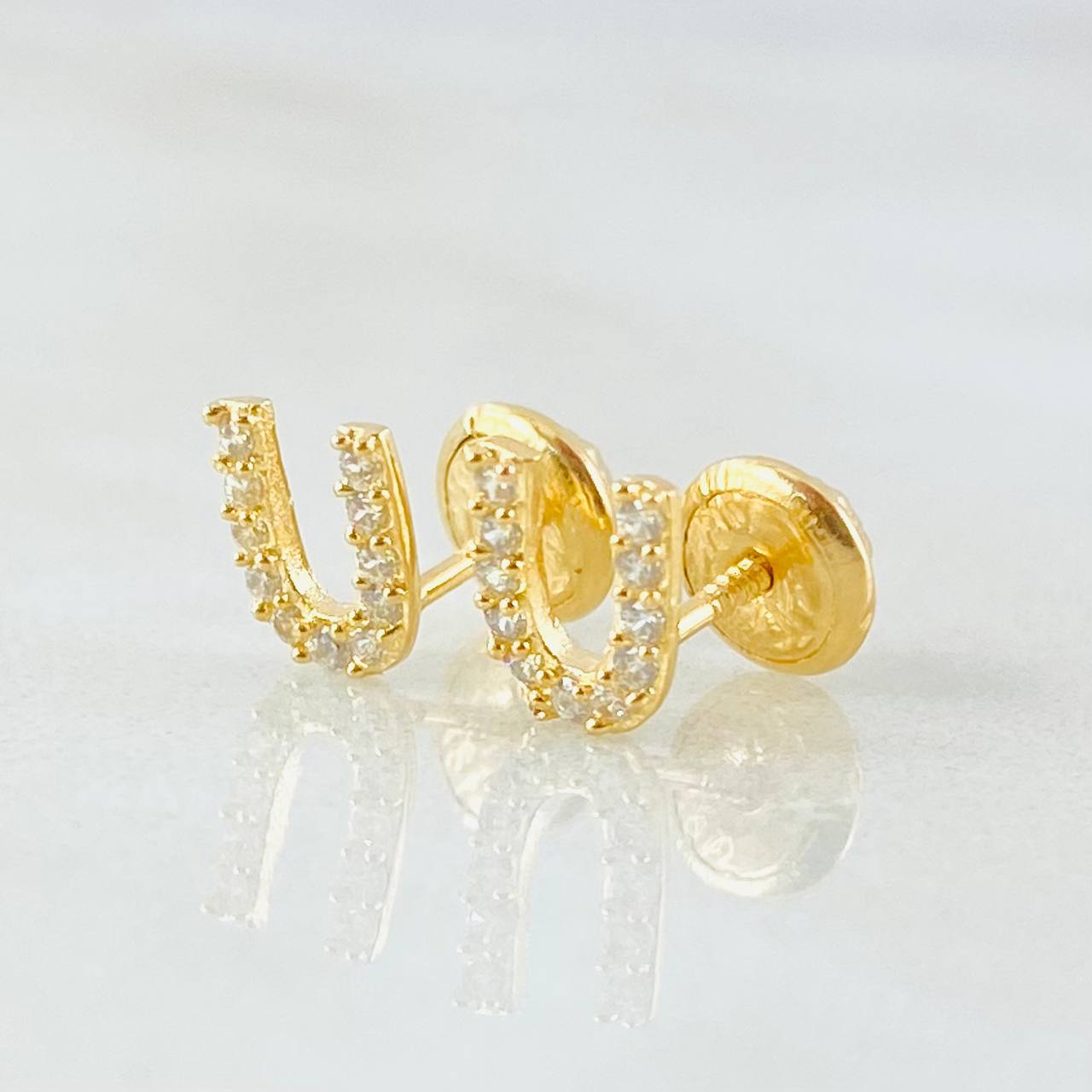 Topos Letra U 0.8gr / Oro Amarillo 18K ©