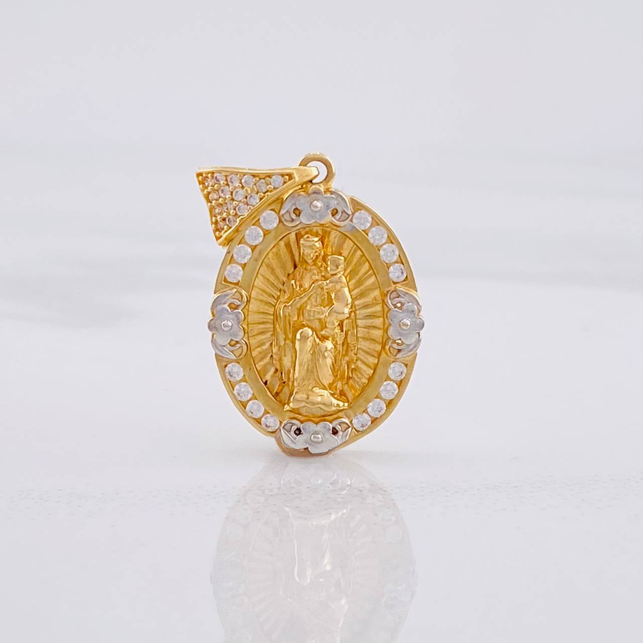 Dije Virgen del Carmen 6.05g / 3.2cm Dos Oros Amarillo Blanco 18K