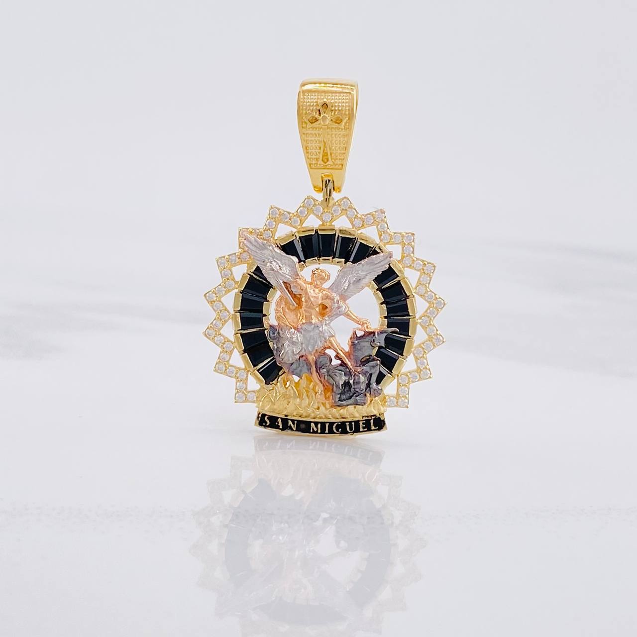 Dije San Miguel Árcangel 6.95g / 3.7cm Tres Oros 18K