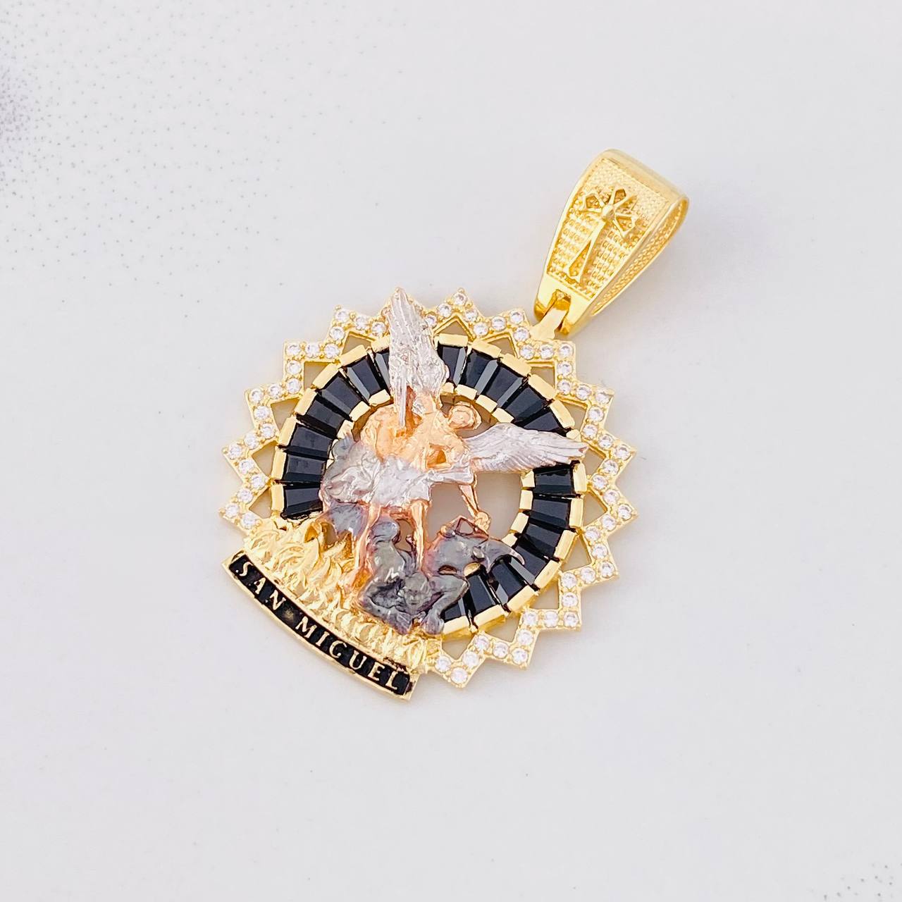 Dije San Miguel Árcangel 6.95g / 3.7cm Tres Oros 18K
