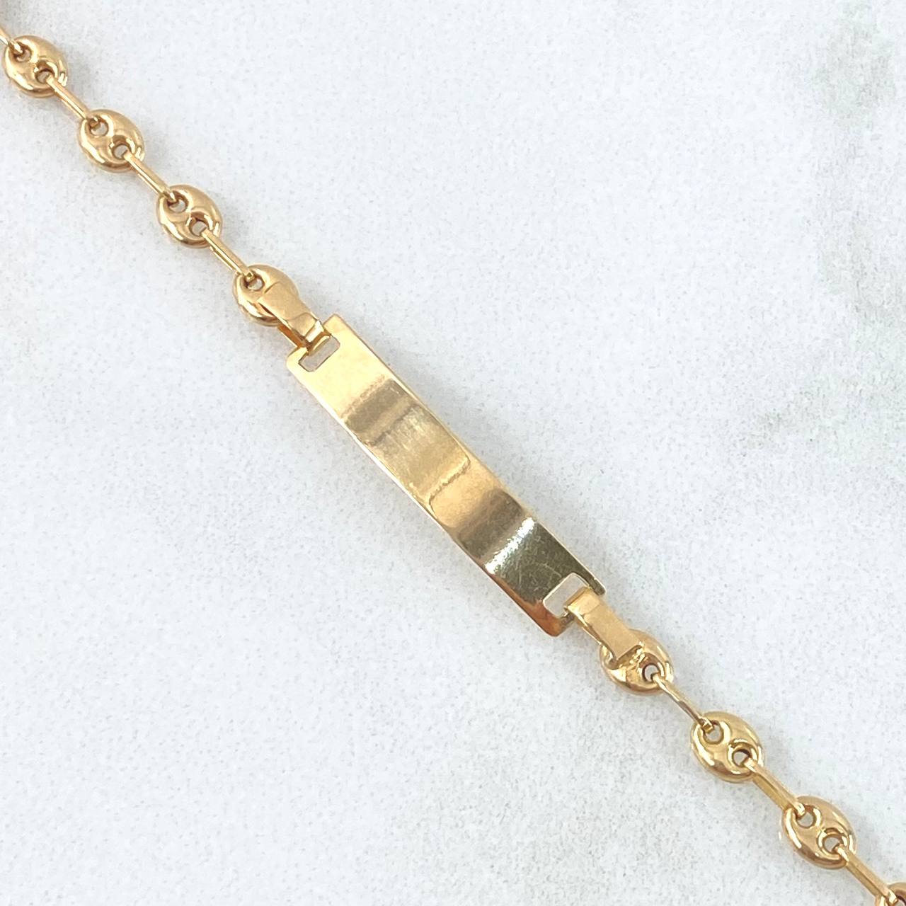 Pulso Bebé Gc 1.8gr / 13cm / 3mm Placa Rectangular Oro Amarillo ©