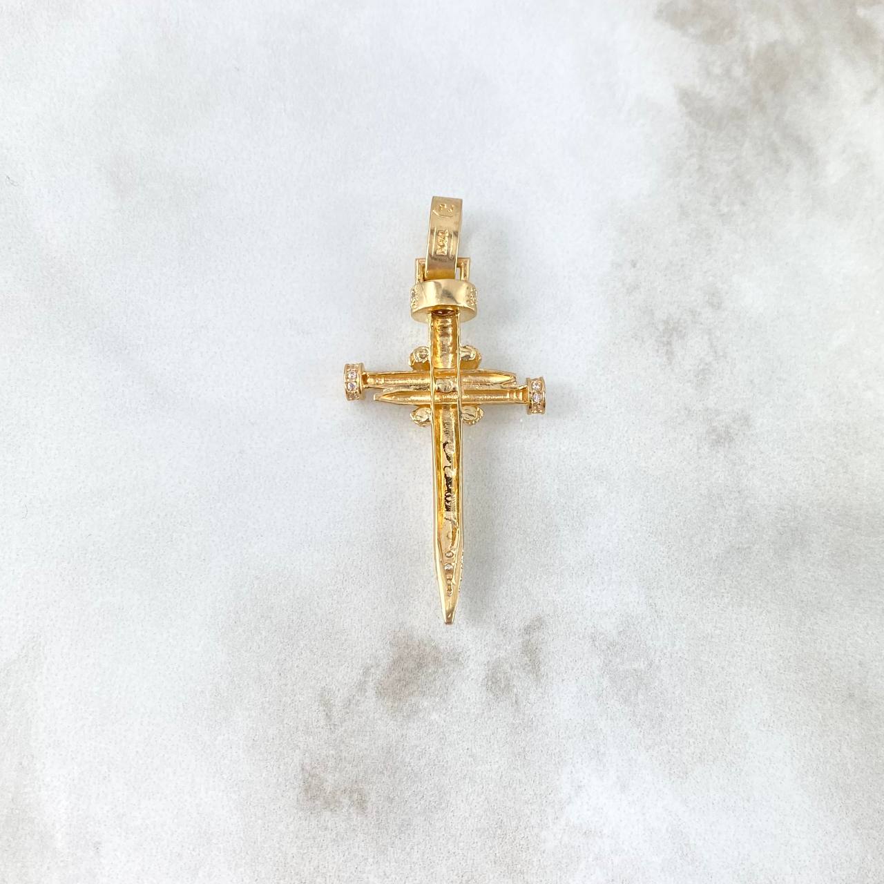 Dije Cruz Clavo Enlazada 5.55gr / 4.8cm / Circones Blancos Oro Amarillo *