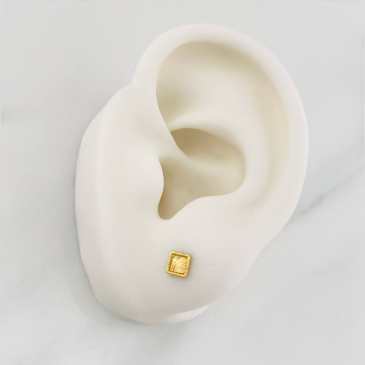 Topos Cuadro Diamantado 0.65g / 4mm Oro Amarillo 18K